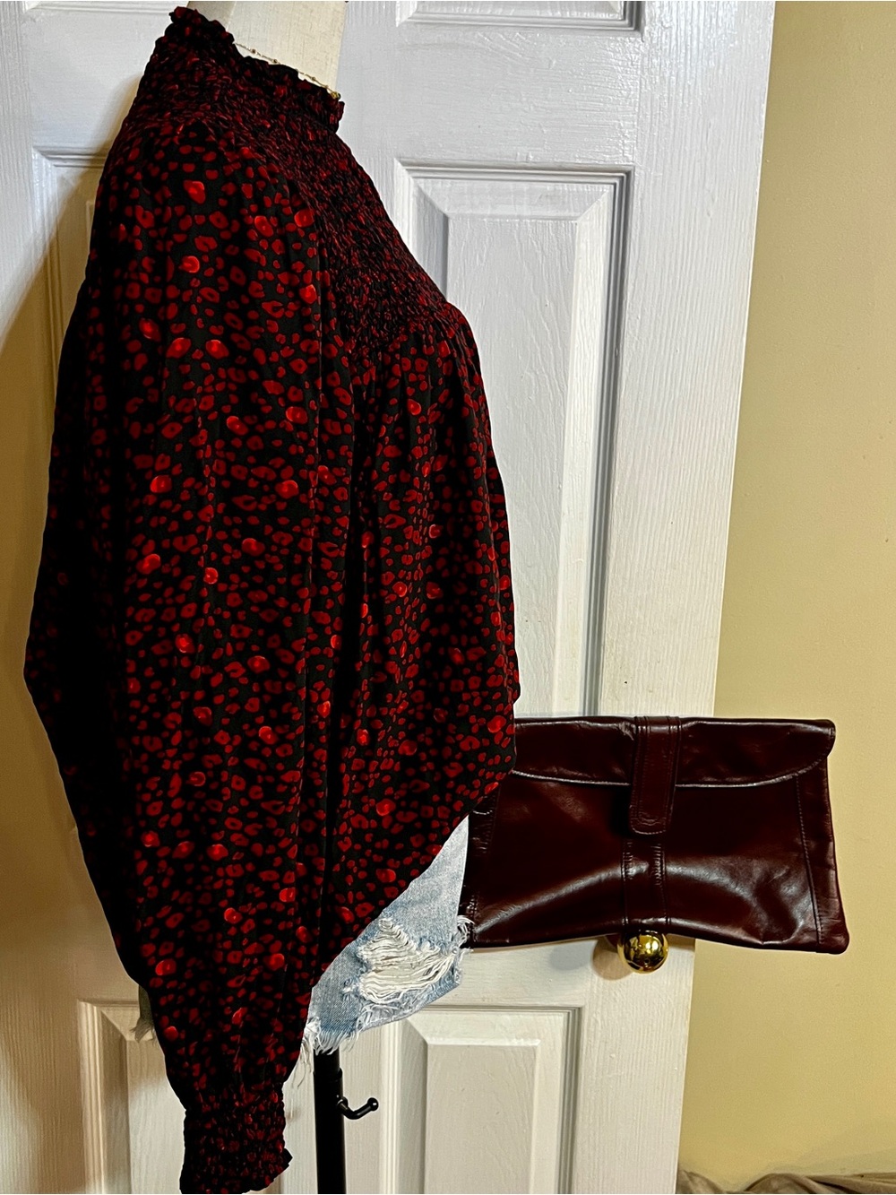 Twelve O Two Wms Red Black Print Smocked
Pleated Balloon Sleeve Peasant Top M - Picture 4 of 13